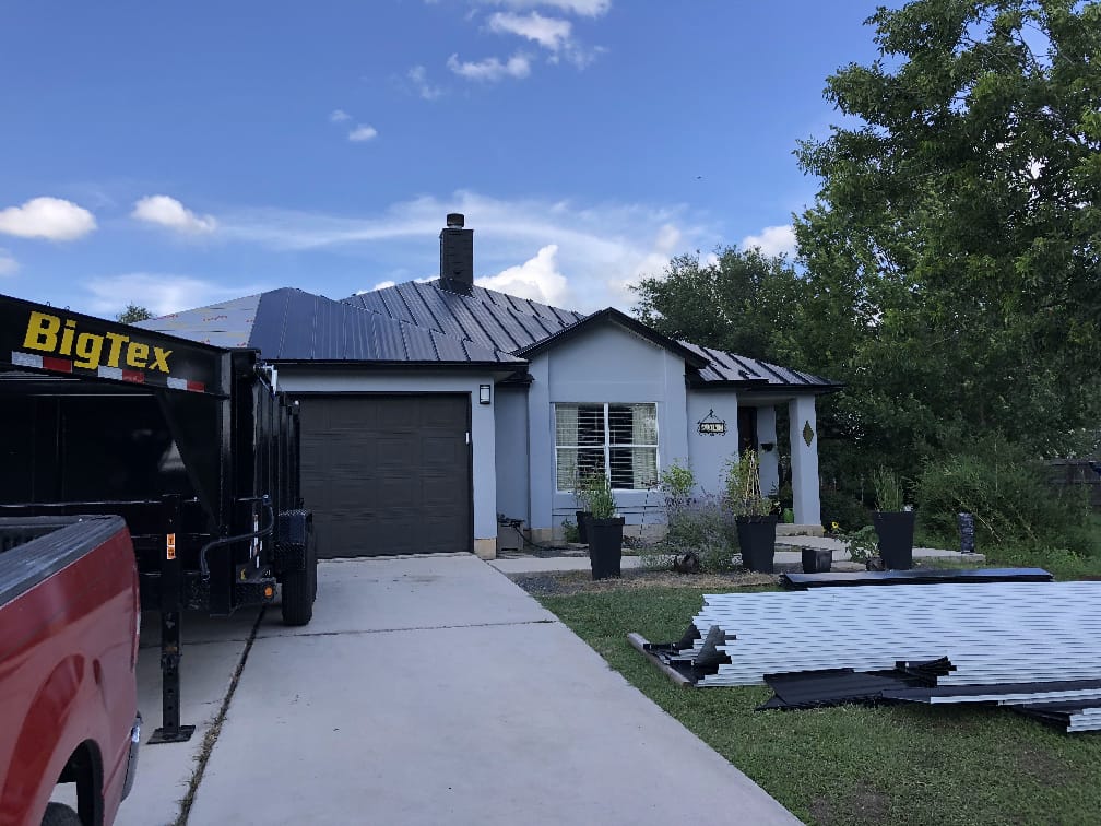 roofing contractor, residential roofing. Commercial roofing, roof installation, roof replacement, roof repair, emergency roof repair, metal roofing, shingle roofing, TPO, flat roofing, roofing, roof leak repair, shingle removal, metal panel installation